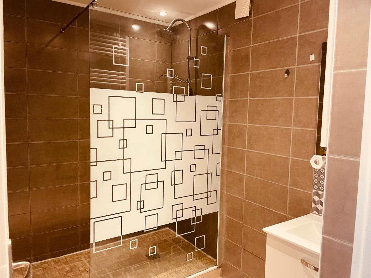 Appartement 2 Chambres Avec Parking Prive Gratuit Дижон Екстериор снимка